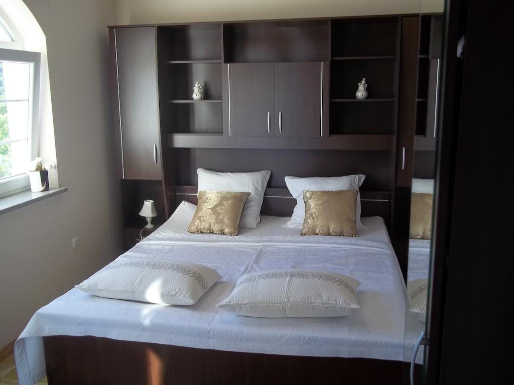 Apartments Ljubas Opatija Ruang foto